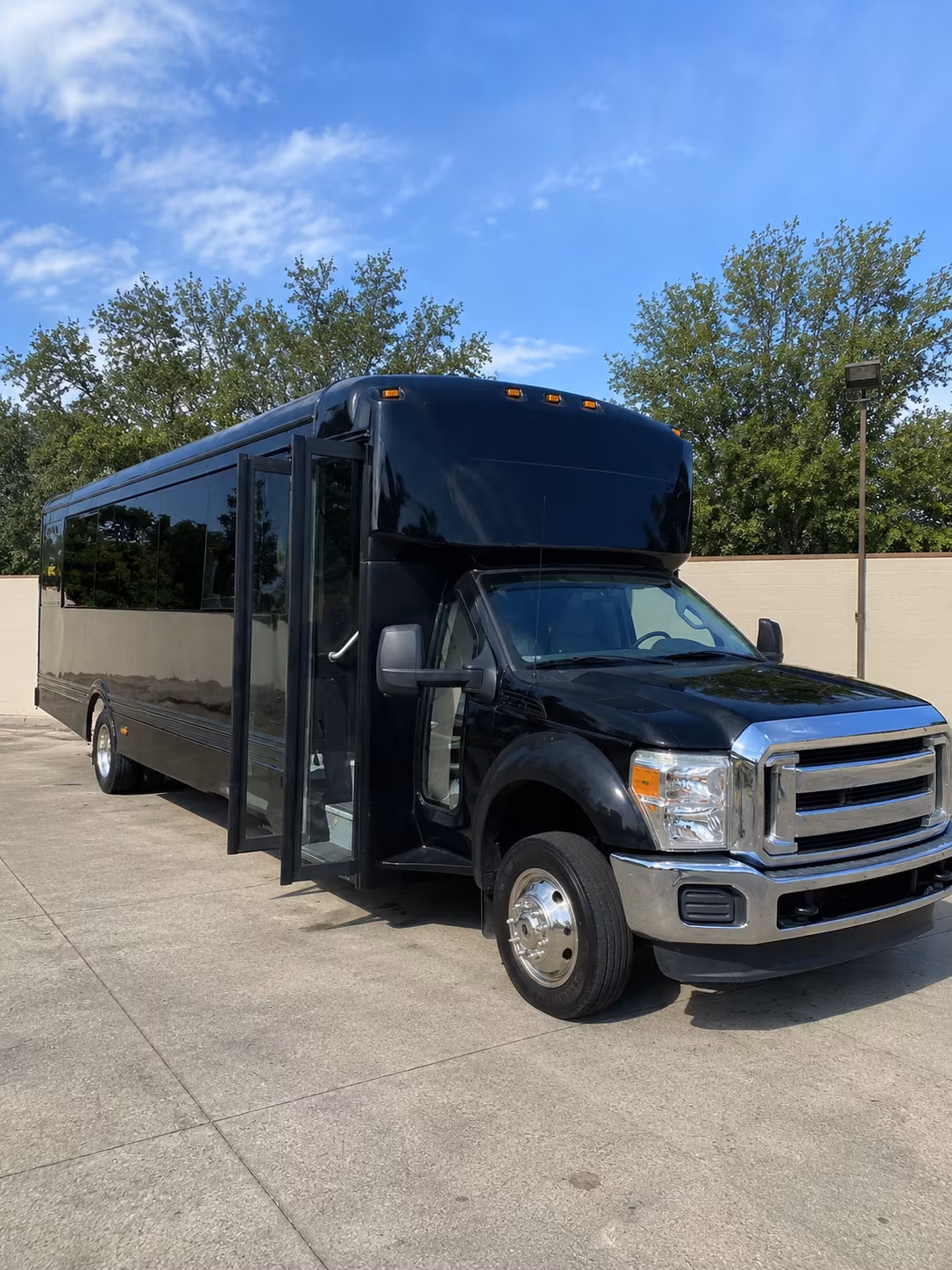 bridgeport 20 passenger party bus