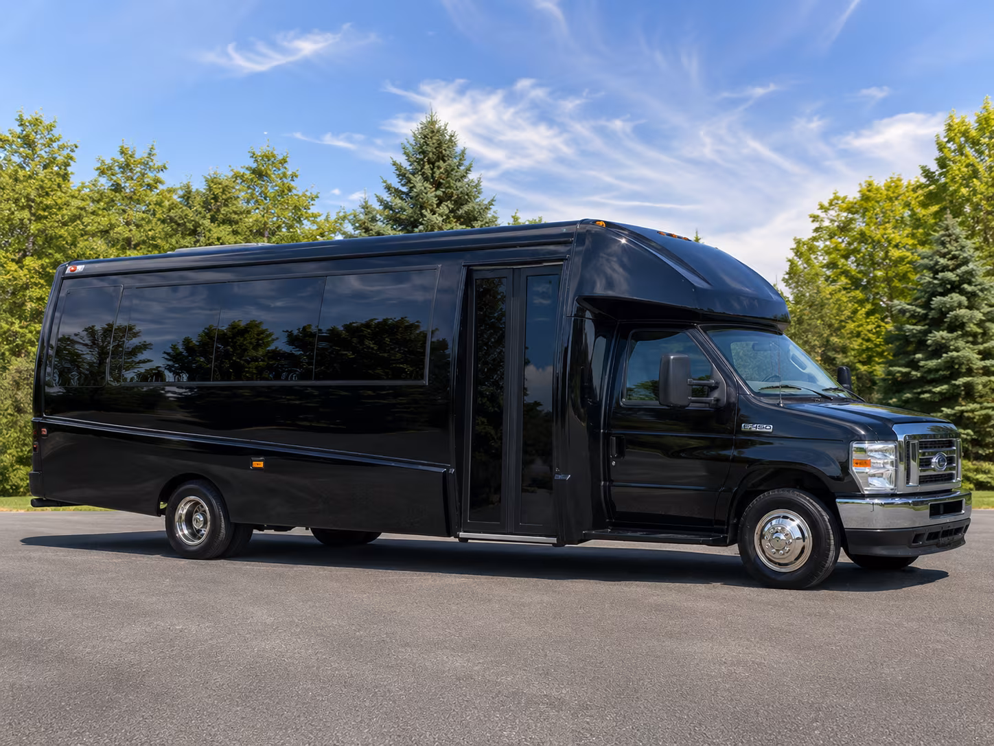 buses for college campus tours and high school field trips across connecticut