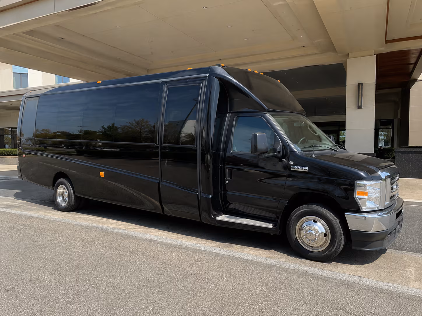 party buses and charter buses to bridgeport islanders games at total mortgage arena
