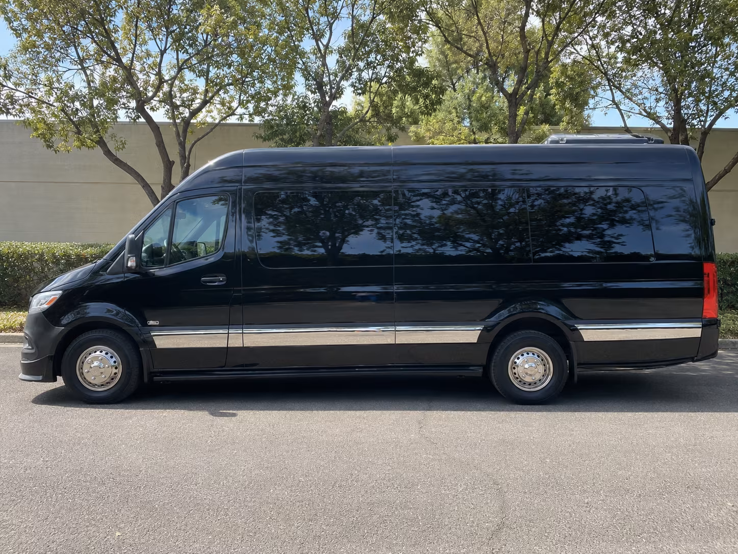 sprinter vans and limos for small bridgeport prom groups who want something different